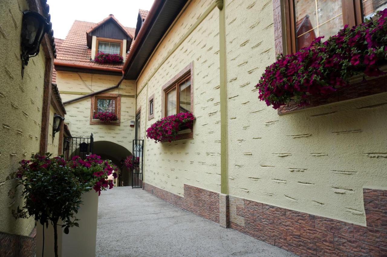 Hotel Claudiu Segesvár Kültér fotó
