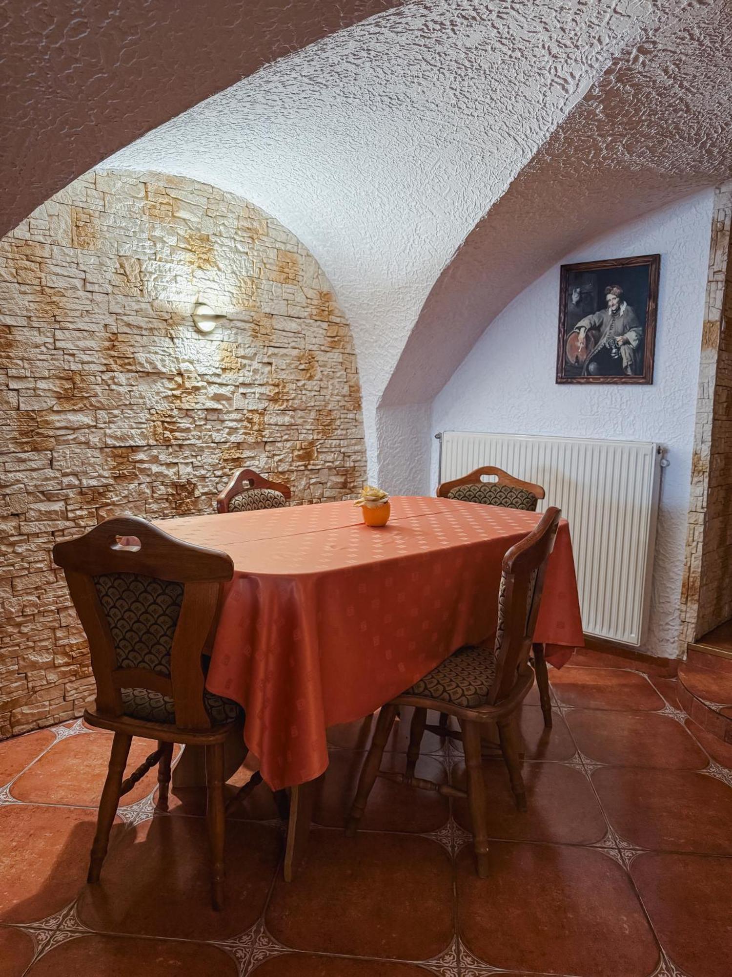 Hotel Claudiu Segesvár Kültér fotó